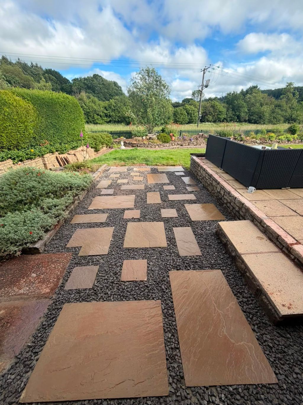 Random paving
